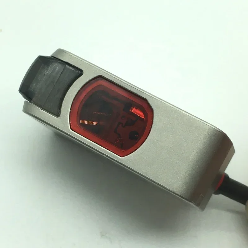 Оригинал японского бренда на складе 100 л/мин PNP жидкость бесконтактный электрод