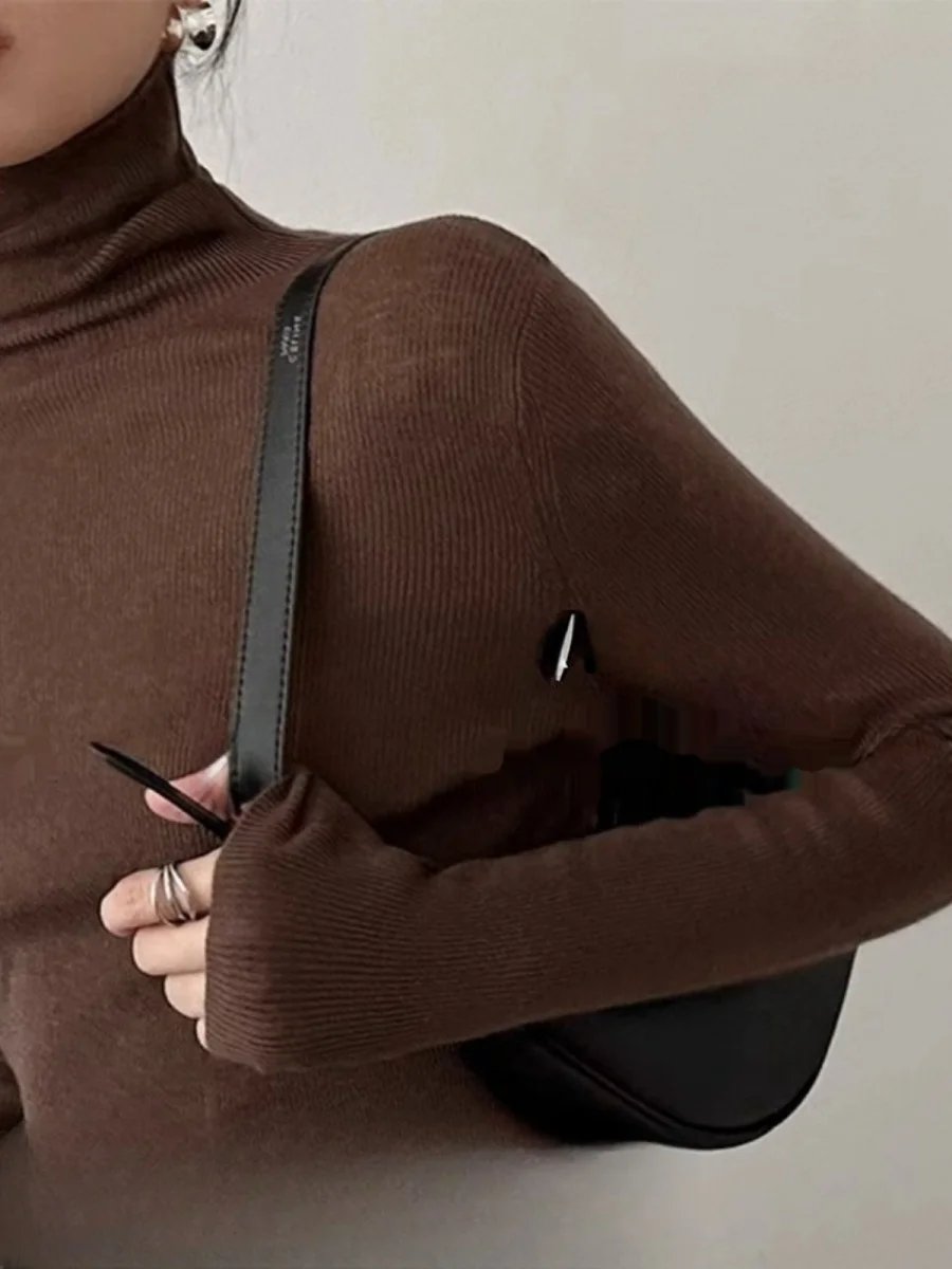 Водолазка во французском стиле вязаный свитер для женщин осень и зима 2024