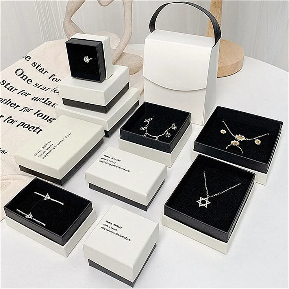 

2023 Jewelry Box Black and White Jewelry Packaging Box Rings Earrings Necklaces Bracelets Pendants Display Case Gift Storage Box
