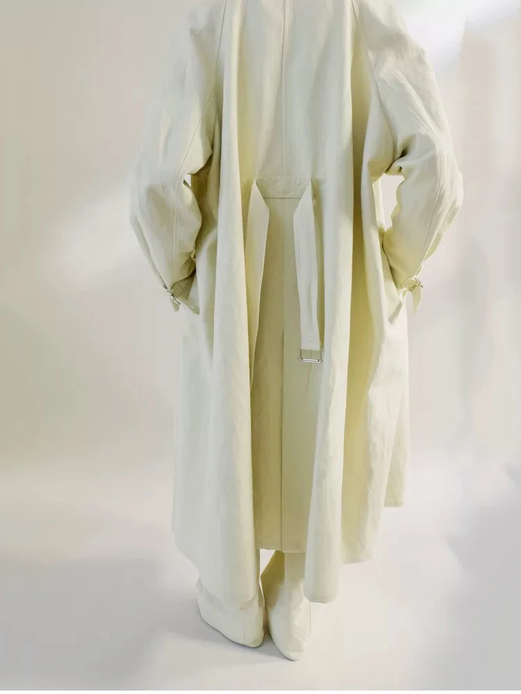 Свободный тренчкот из хлопка и льна для пожилых людей бежевого цвета однобортный