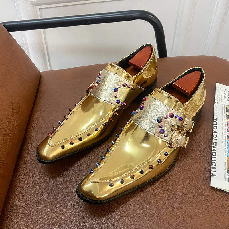 

2023 New Popular Men Party Footwear Patent Leather Formal Shoes For Mens Pointed Toe Business Shoes Adult Gold Fashion Men Shoe