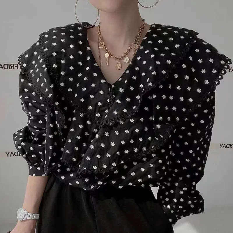 

WDMSNA Vintage Double Layer Ruffle V-neck Ladies Shirt Splicing Lace Autumn Women Blouses Long Sleeve Floral Blusas Mujer 2022