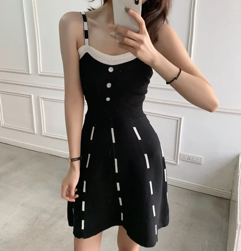 

Летнее трикотажное платье средней длины трапециевидного силуэта с юбкой на подтяжках, новинка, серого цвета,