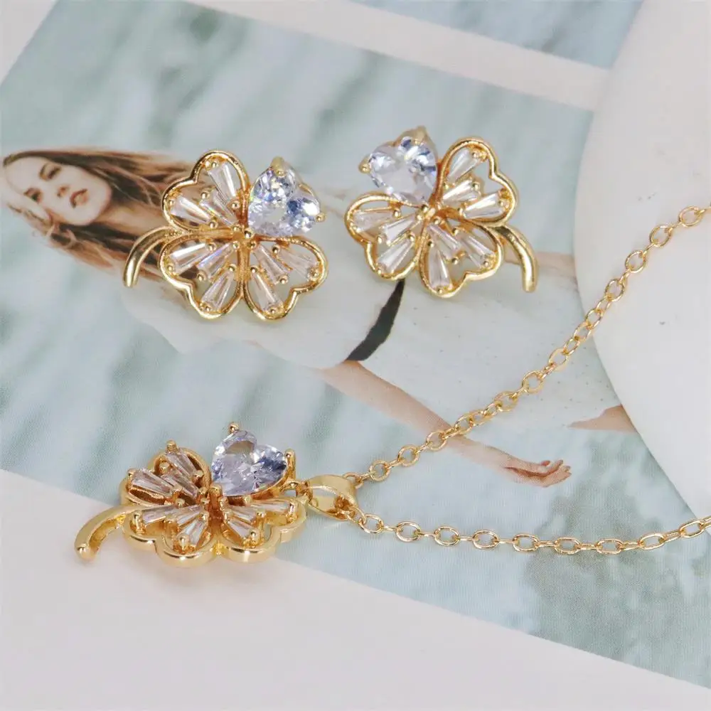 Цепочка с подвеской в виде четырехлистного клевера фианитом