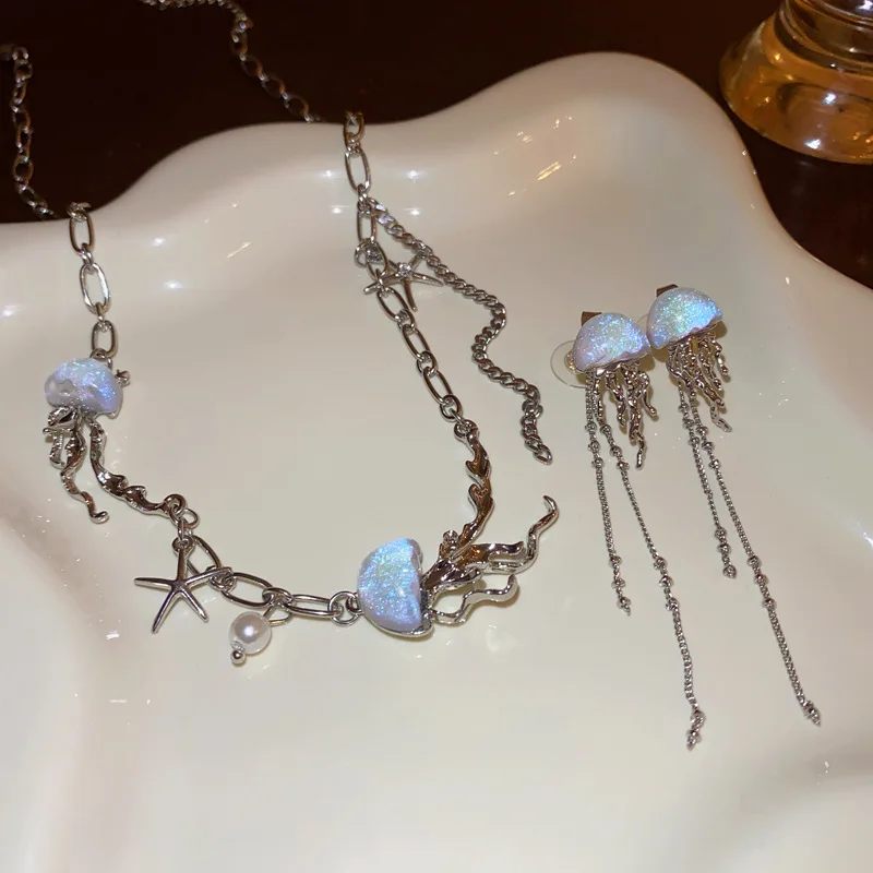 Женские висячие серьги в виде медузы