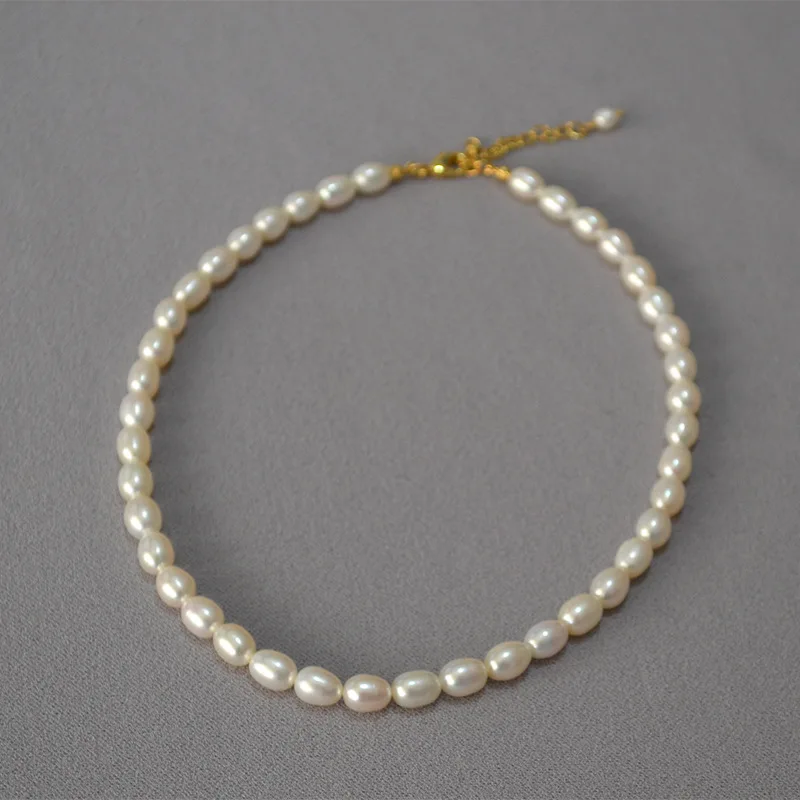 

French soft temperament freshwater culture oval rice grain bright pearl short necklace clavicle chain women