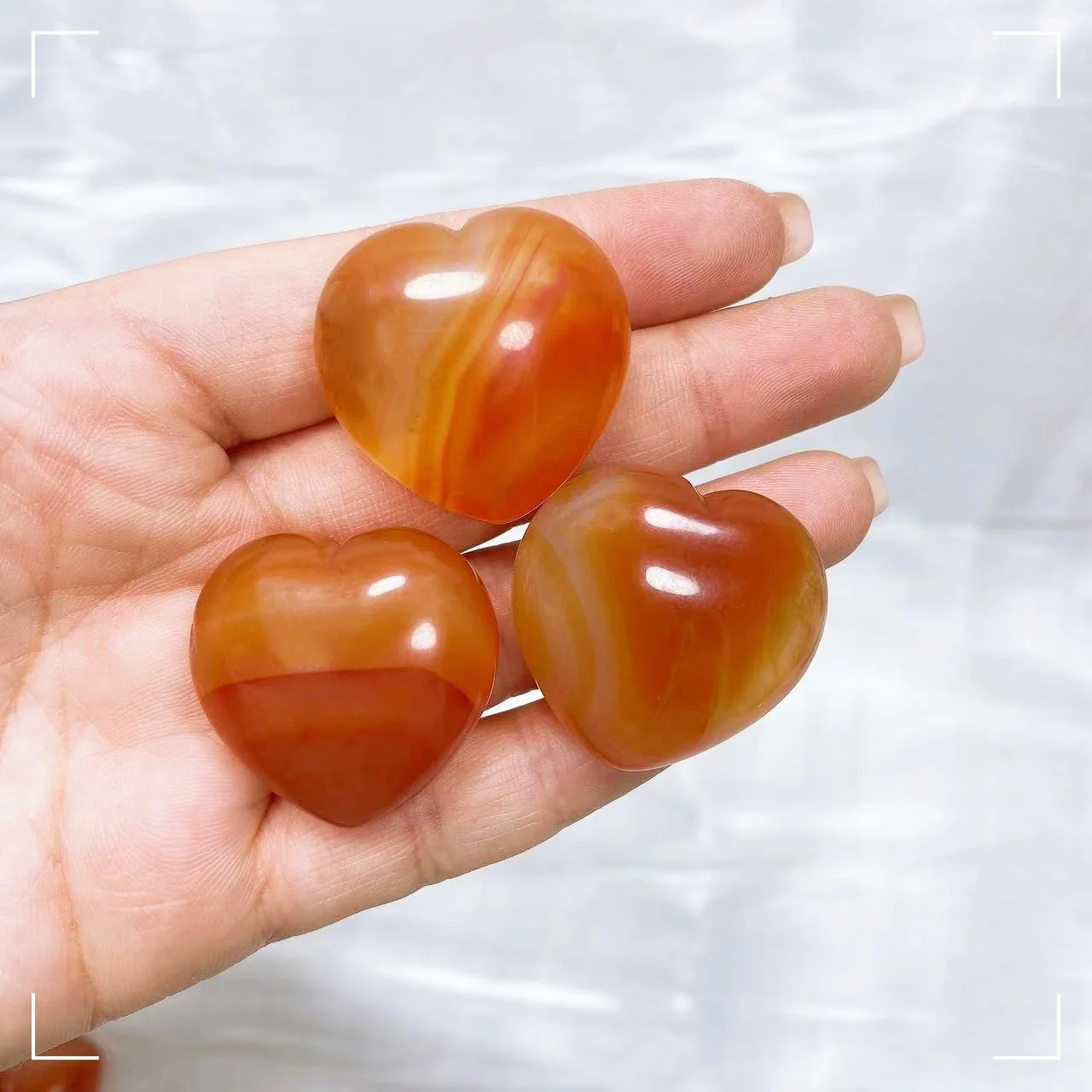 

Статуэтка сердца из красного агата
