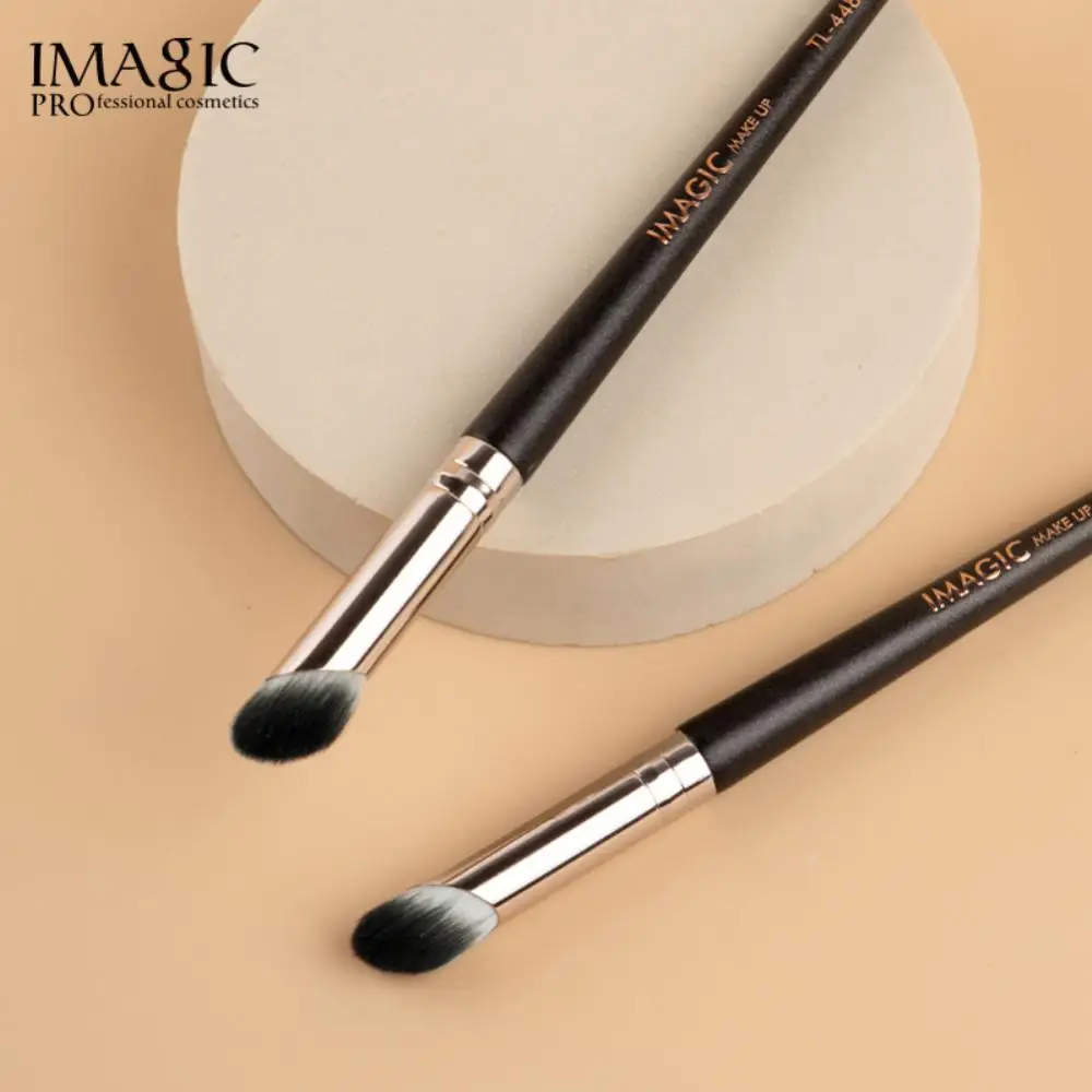 

1pcs Finger Concealer Brush Soft Bristle Brush Makeup Brushes Face Contouring Brush Portable Detailed Brush Nose Shadow Brush