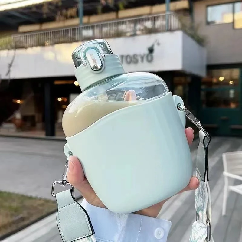 

700ml Fitness Sports Water Bottle Plastic Large Capacity Water Bottle With Straw Outdoor Climbing Bicycle Drink Bottle Kettle