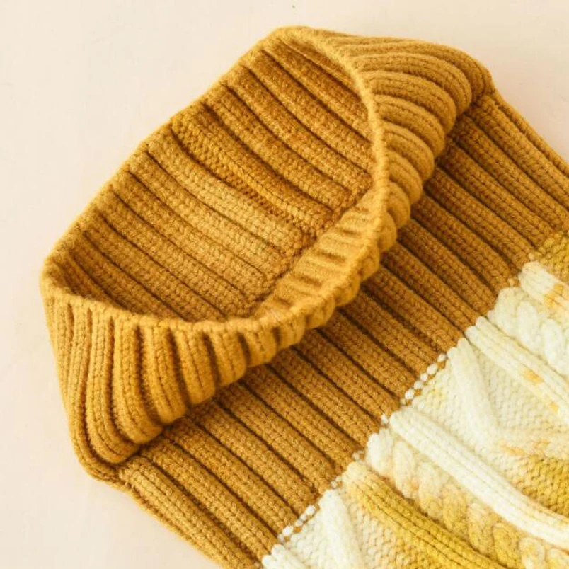 Шапка женская вязаная с помпоном дизайнерский головной убор завязкой напуском