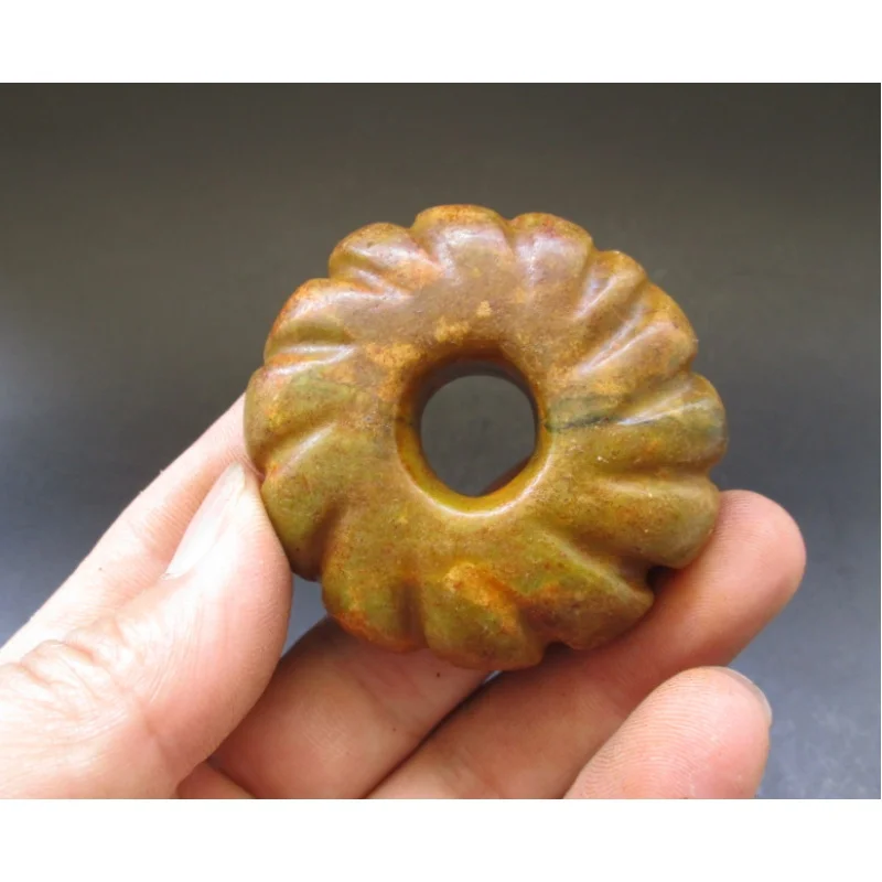 

Chinese Hongshan Culture Jade、Hand Carved，Chinese Cabbage，Pendant c32