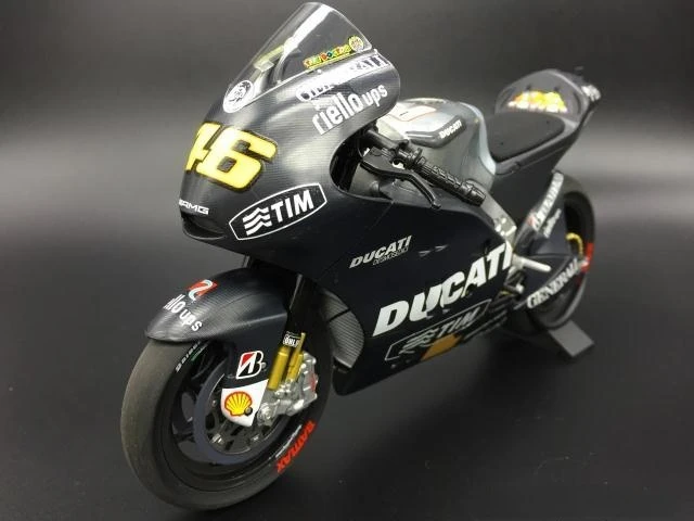 

Minichamps 1:12 DUCATI DESMOSEDICI GP12 2012 Limited to 1008 units Limited Edition Metal Static Motorcycle Model Toy Gift