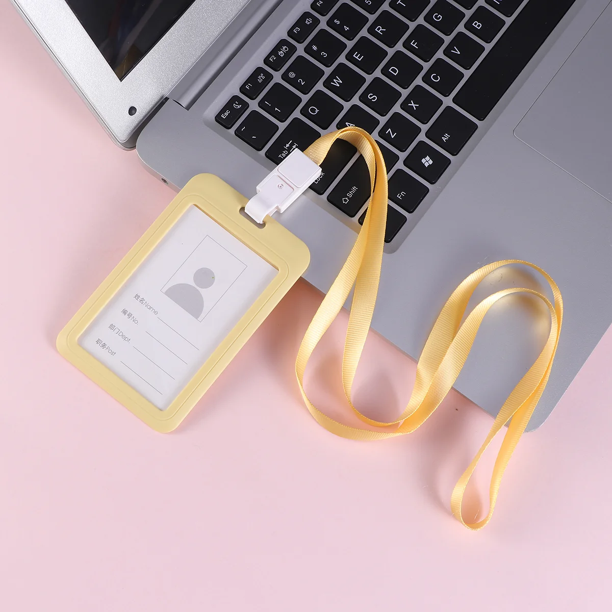 Рисунок 2 - Держатель для удостоверения личности с ремешком