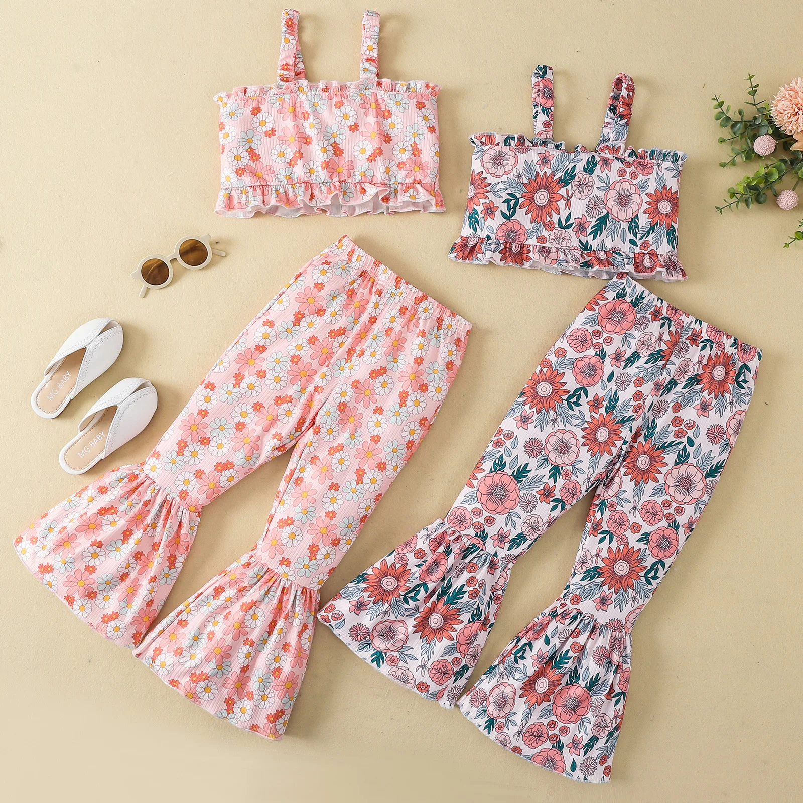 

Женский летний комплект одежды из 2 предметов для маленьких девочек, жилет без рукавов на бретельках с цветочным принтом и расклешенные брю...