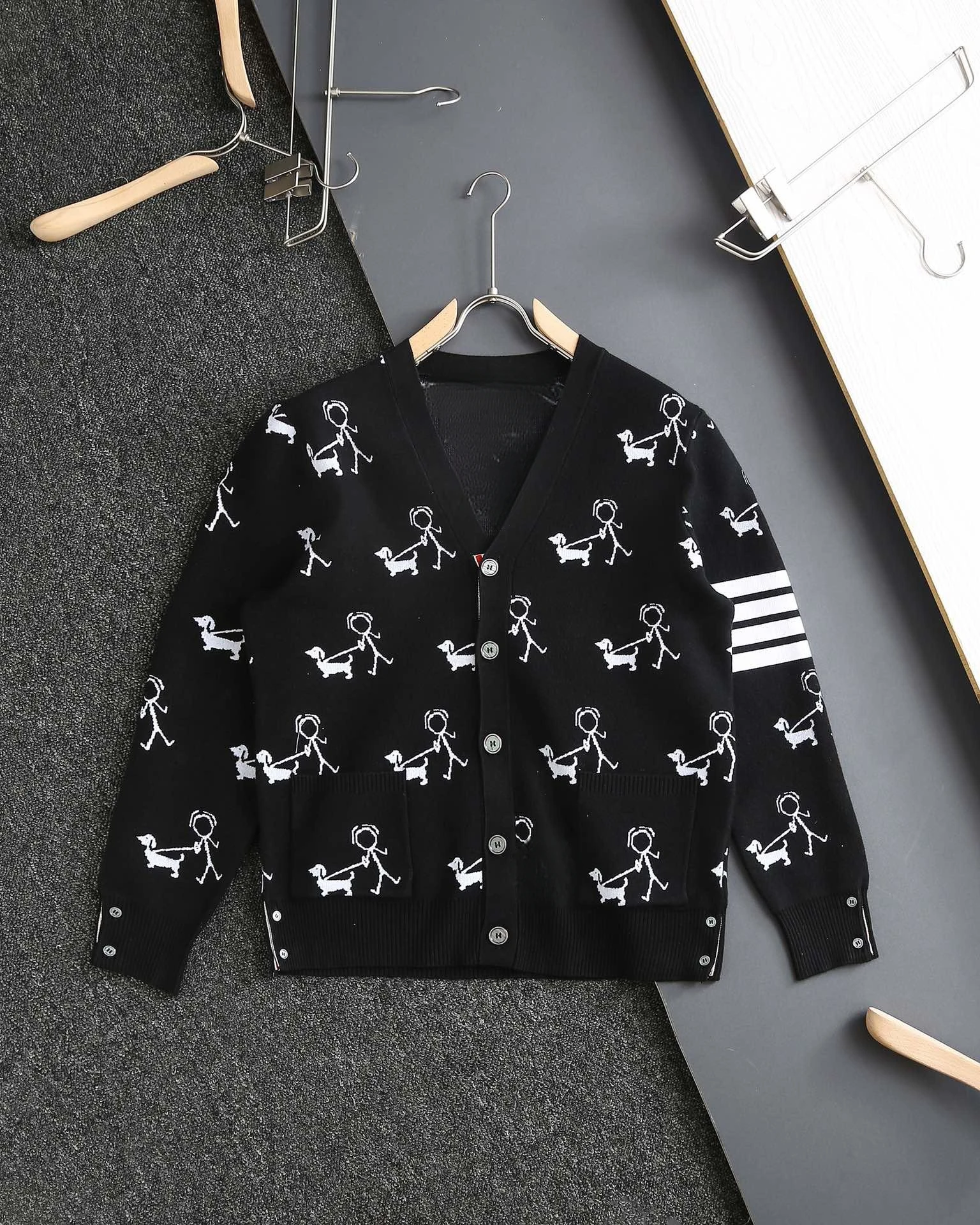 

Осенний кардиган TB, новый роскошный брендовый мужской свитер с длинными рукавами, универсальный модный дизайн, повседневное женское и мужское пальто с принтом животного