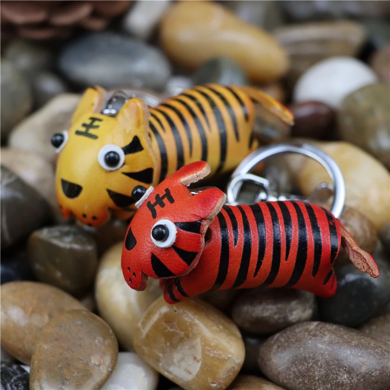 

The First Layer Of Cowhide Leather Small Tiger Car Keychain Zodiac Tiger Bag Pendant Creative Small Gift Couple Models
