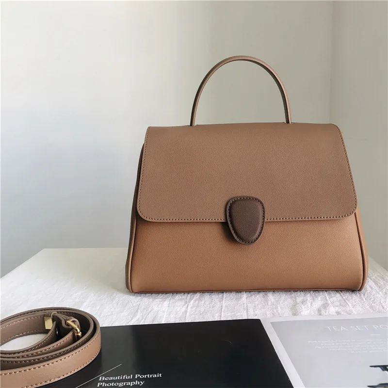 

2022 New Genuine Leather Retro Shoulder Bag For Women High Quality Triangle Tote Bags Brands Designer Women Panelled Handbags