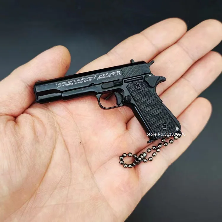 

1:3 Colt 1911 Beretta 92F Glock 17 Browning M1900 Desert Eagle Metal Pistol Gun Keychain Miniature Model Craft Pendant Gifts