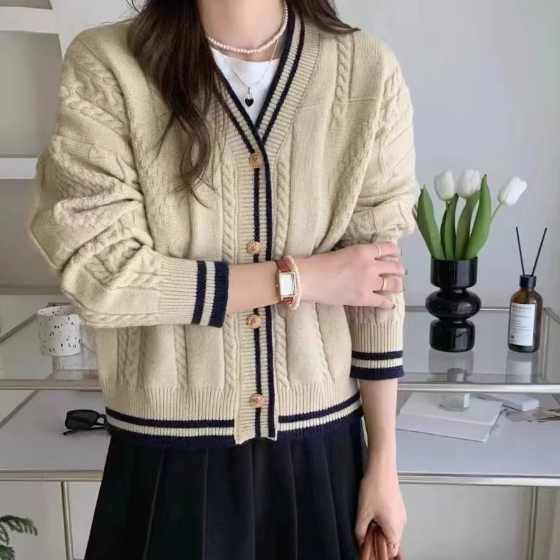 

Women's V Neck Short Knitted Cardigan Spring Autumn Casual Korean Loose Long-sleeved Sweater Jacket 2023 New