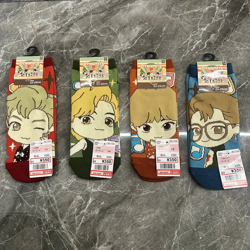 

1 pair of cartoon characters, women's Japanese single Korean single sock, funny singer group