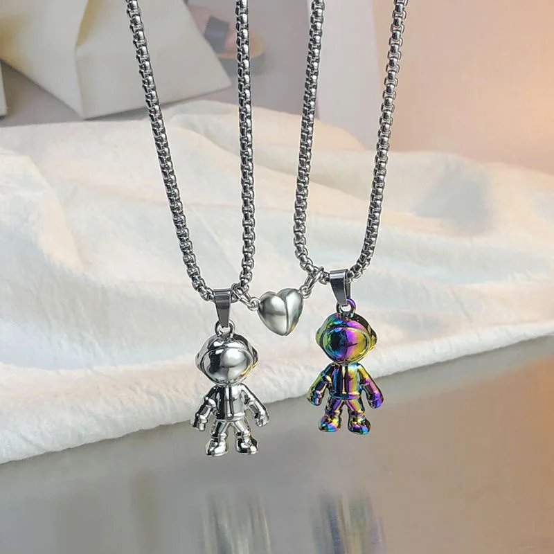 

Fashion Men Ladies Stainless Steel Astronaut Robot Pendant with Magnetic Necklace Couple Astronaut Necklace Wholesale