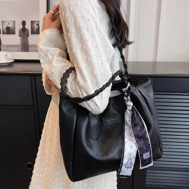 Корейская модная сумка с принтом сердца для женщин вместительная через плечо из