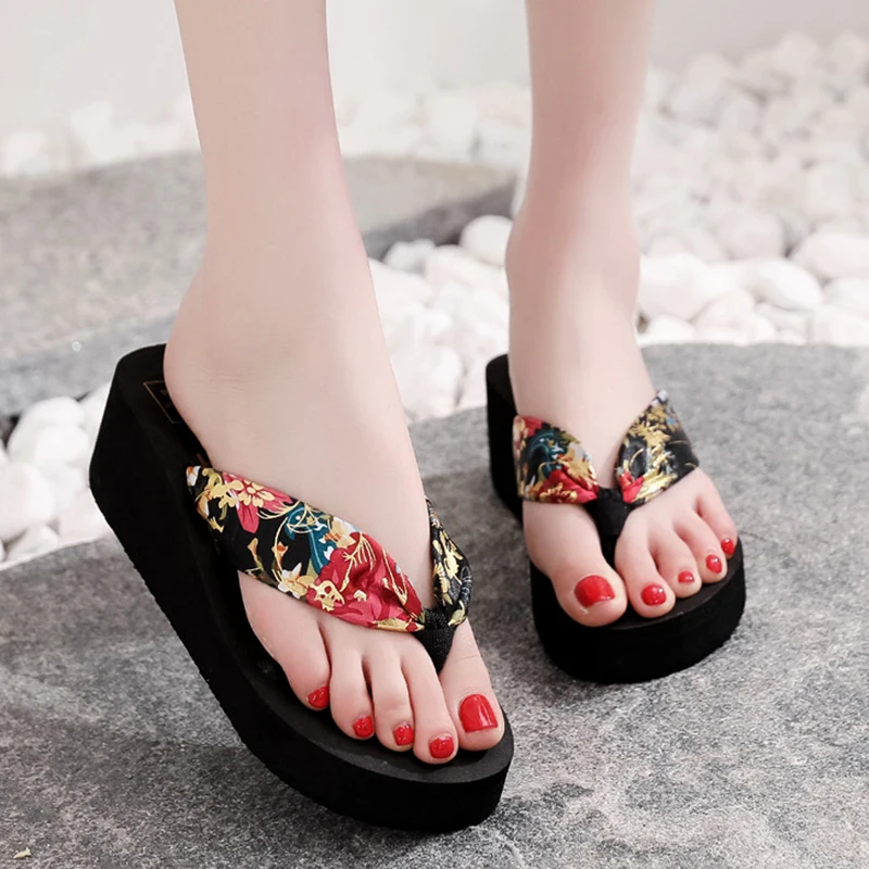 Flip Flops Women Retro Floral Platform Shoes Satin Wedges Beach Resort Shoes New Women Fashion Light Home Slippers Zapatos Mujer