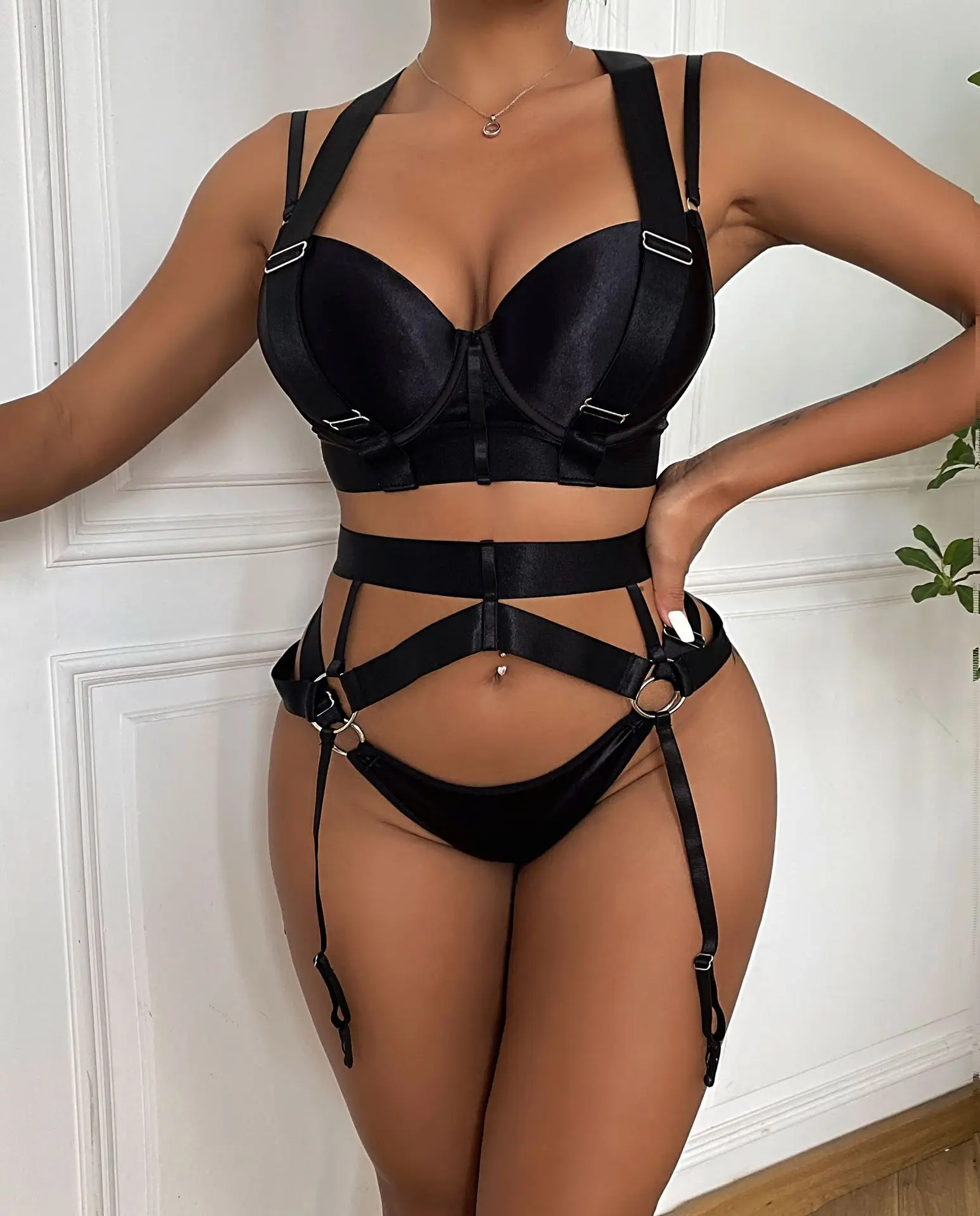 

Женский сексуальный прозрачный костюм-тройка для ночного клуба