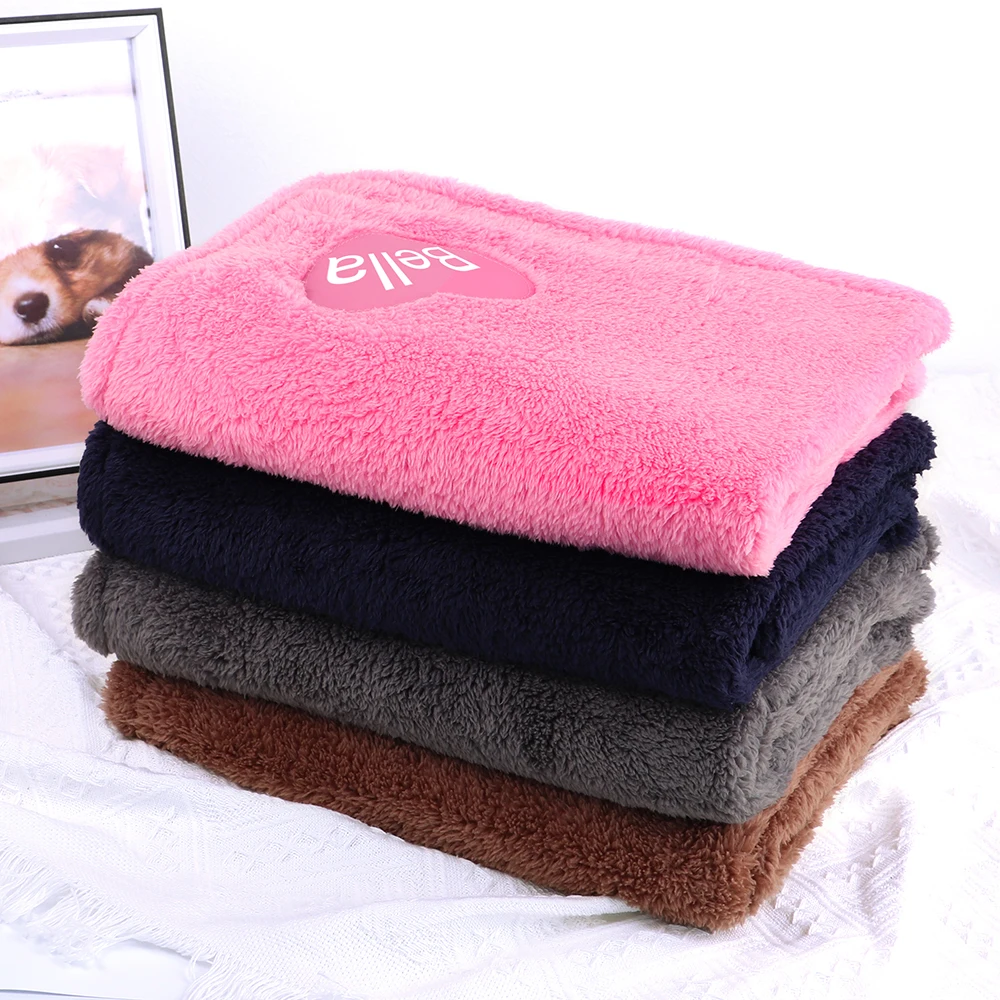

Soft Fluffy Dog Blanket Personalized Fleece Pet Blankets Free Printed Name Warm Dogs Heart Pattern Mat for Bed Sleeping Shower