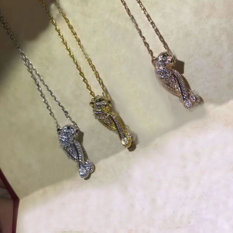 

2022 New High-quality Fashion Inlaid Shiny Zircon Animal Charm Necklace Free Delivery Of High-end Jewelry For Holiday Parties