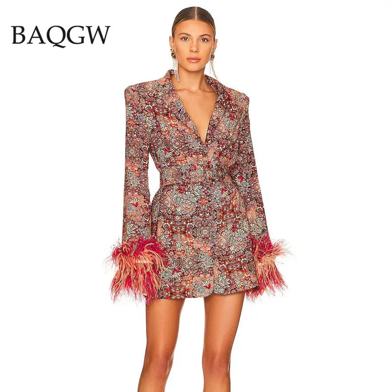 

Женское вечернее платье-блейзер с цветочным принтом и V-образным вырезом