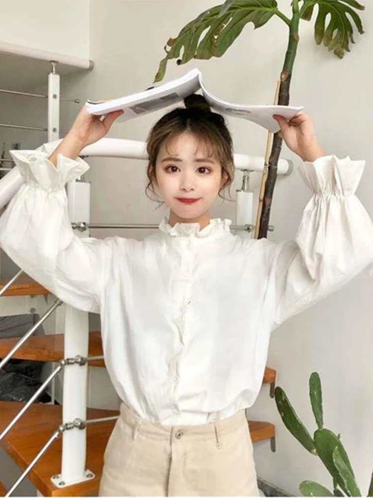 

Белая блузка, женские рубашки, одежда в стиле Харадзюку, Женские топы и блузки, универсальные, с расклешенным рукавом, в Корейском стиле, новая мода, улззанг шик