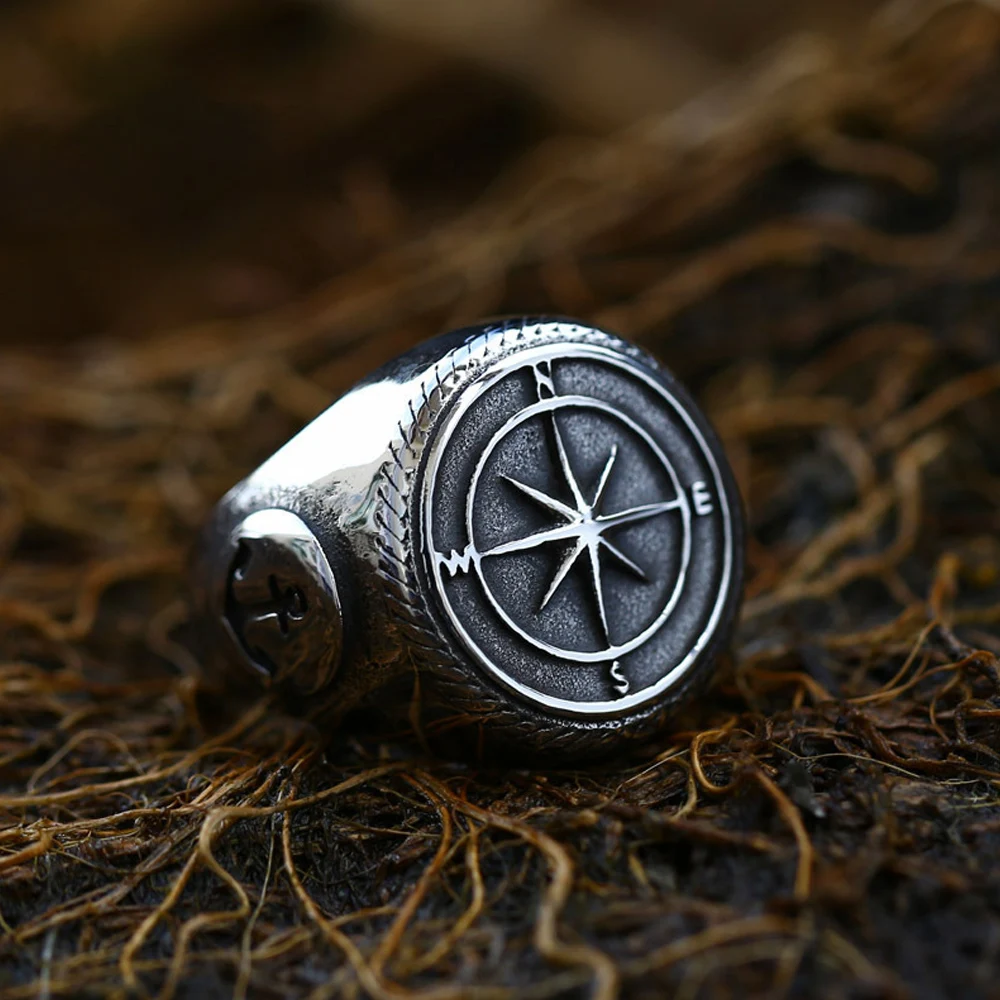 

Vintage Stainless Steel Viking Alphabet Compass Rings For Men Fashion Biker Nordic Viking Amulet Ring Jewelry Gift Wholesale