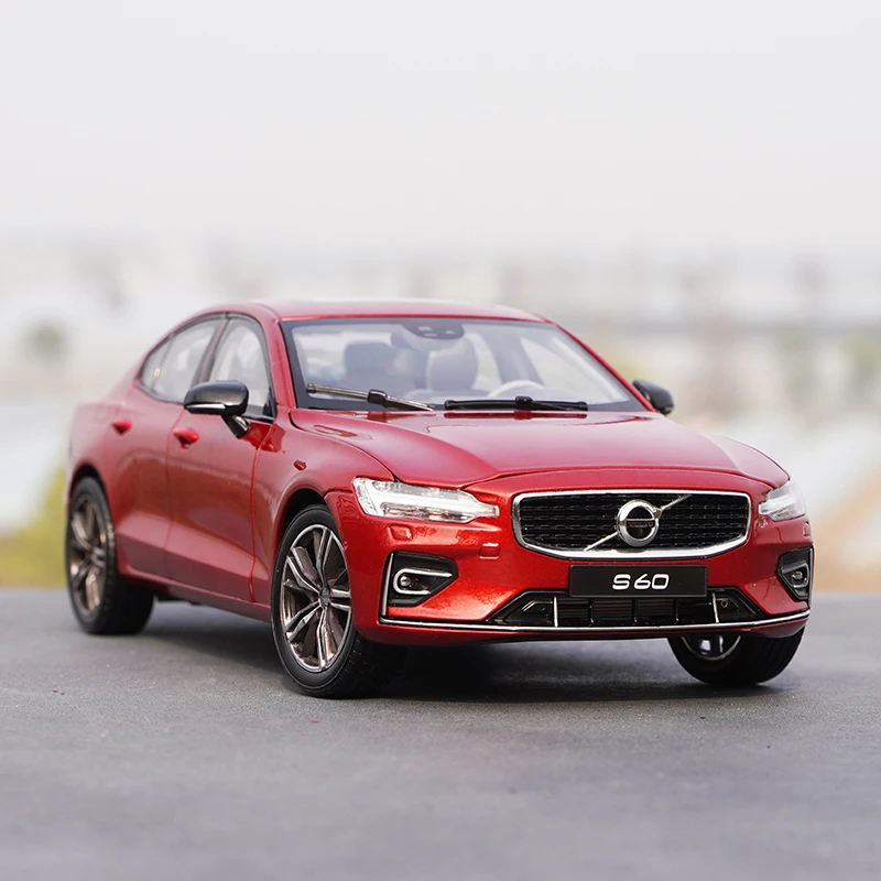 

Металлический автомобиль 1/18 S60 2020, модель автомобиля, литые под давлением без аккумулятора, автомобили с прицепным двигателем, детские игрушки, ограниченная серия