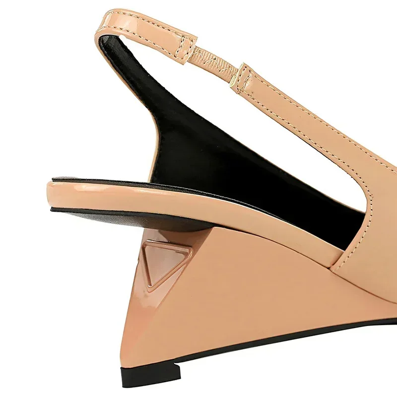Женские модные дизайнерские туфли-лодочки из лакированной кожи с острым носком и