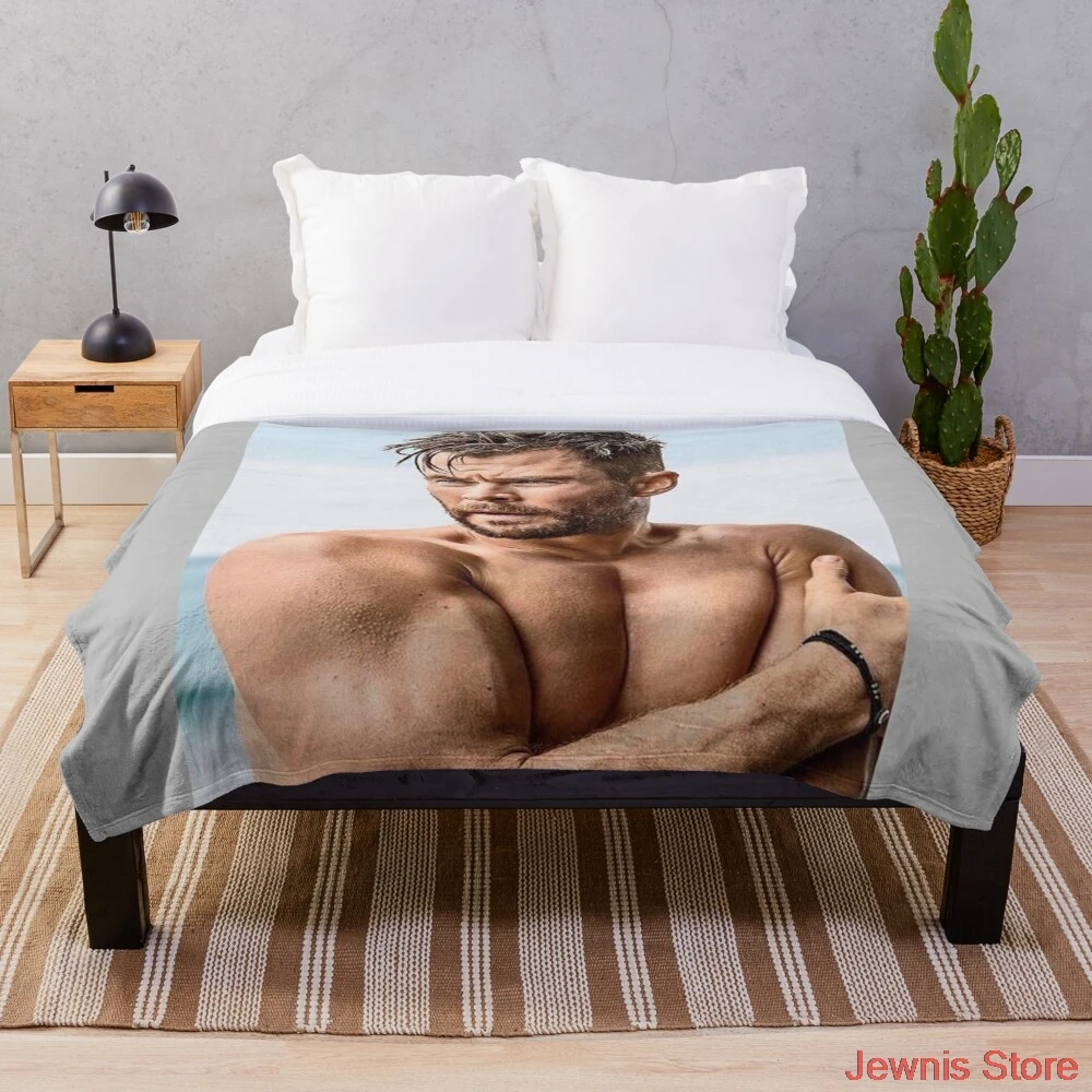 

Chris Hemsworth Throw Blanket Super Soft Blanket Sublimation Covered Blanket Bedding Flannel for Children Adult Bedrooms Decor