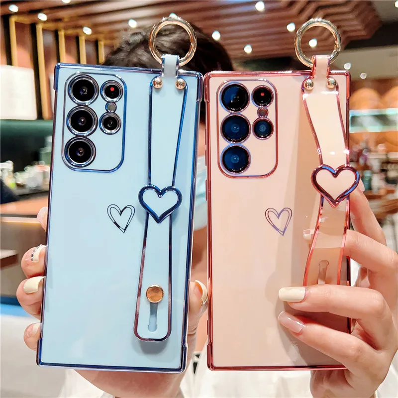 

Plating Love Heart Wrist Strap Phone Case For Samsung S22 Ultra S21 S20FE S21FE A53 A52 5G A33 A13 S21 Plus Stand Holder Cover