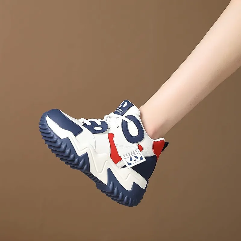 

Модная повседневная спортивная обувь на платформе для женщин, кроссовки на толстой подошве со шнуровкой, повседневная женская обувь