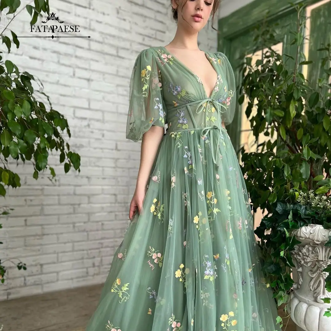 

FATAPAESE Flourishing Meadow Fairy Wedding Gown Elegant V Neckline Embroidered Lace Fabric Covered with Flowers and Butterflies