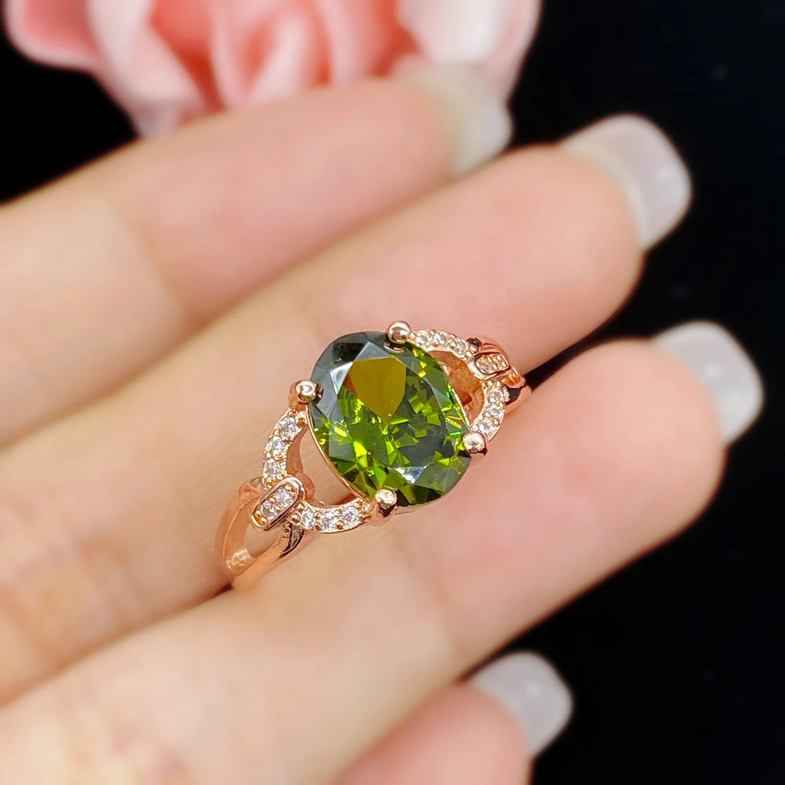 

Oval Imitation Olive Green Tourmaline Open Adjustable Size Rings Women Sparkling Light Zircon Rose Gold Color Ring with Zircon