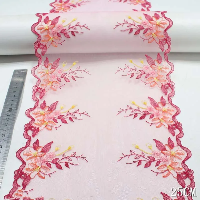 

Кружевная отделка с вышивкой, 30 ярдов