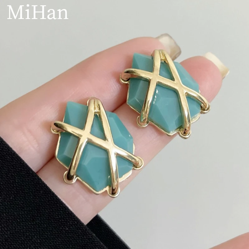 

Fashion Jewelry European and American Design Irregular Resin Earrings For Women 2023 Trend New Vintage Temperament Accessories