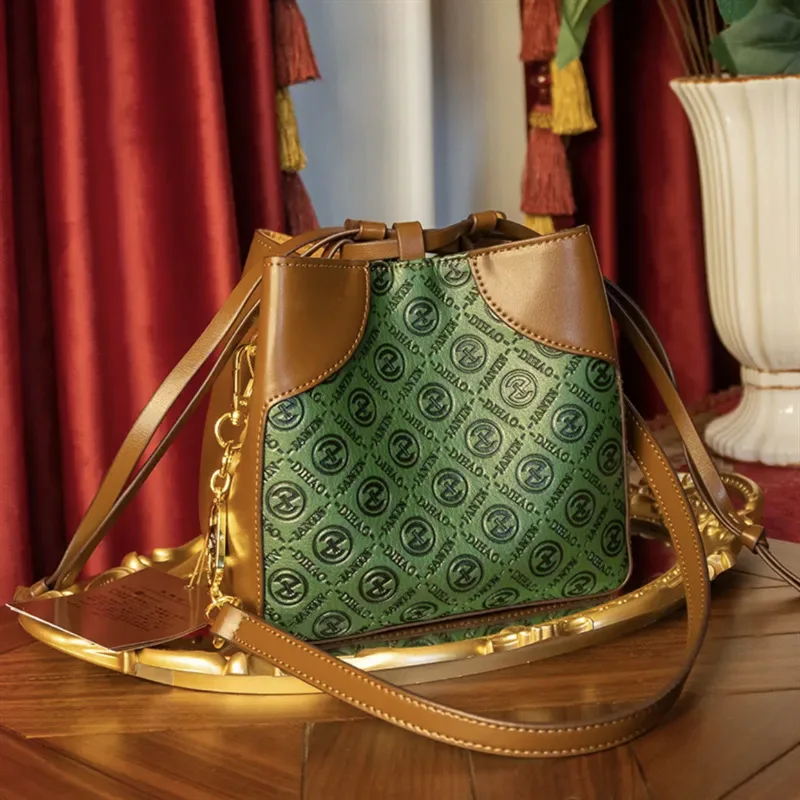 New Portable Trendy Commuter Bag Famous Brand Designer Genuine Leather Fashion Women's Mini Shoulder Tote Bucket Bag 2023