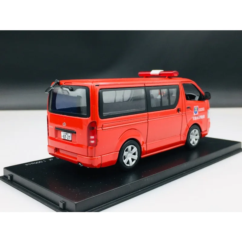 Фото Металлическая модель автомобиля CARNEL HIACE в масштабе 1:43 №5