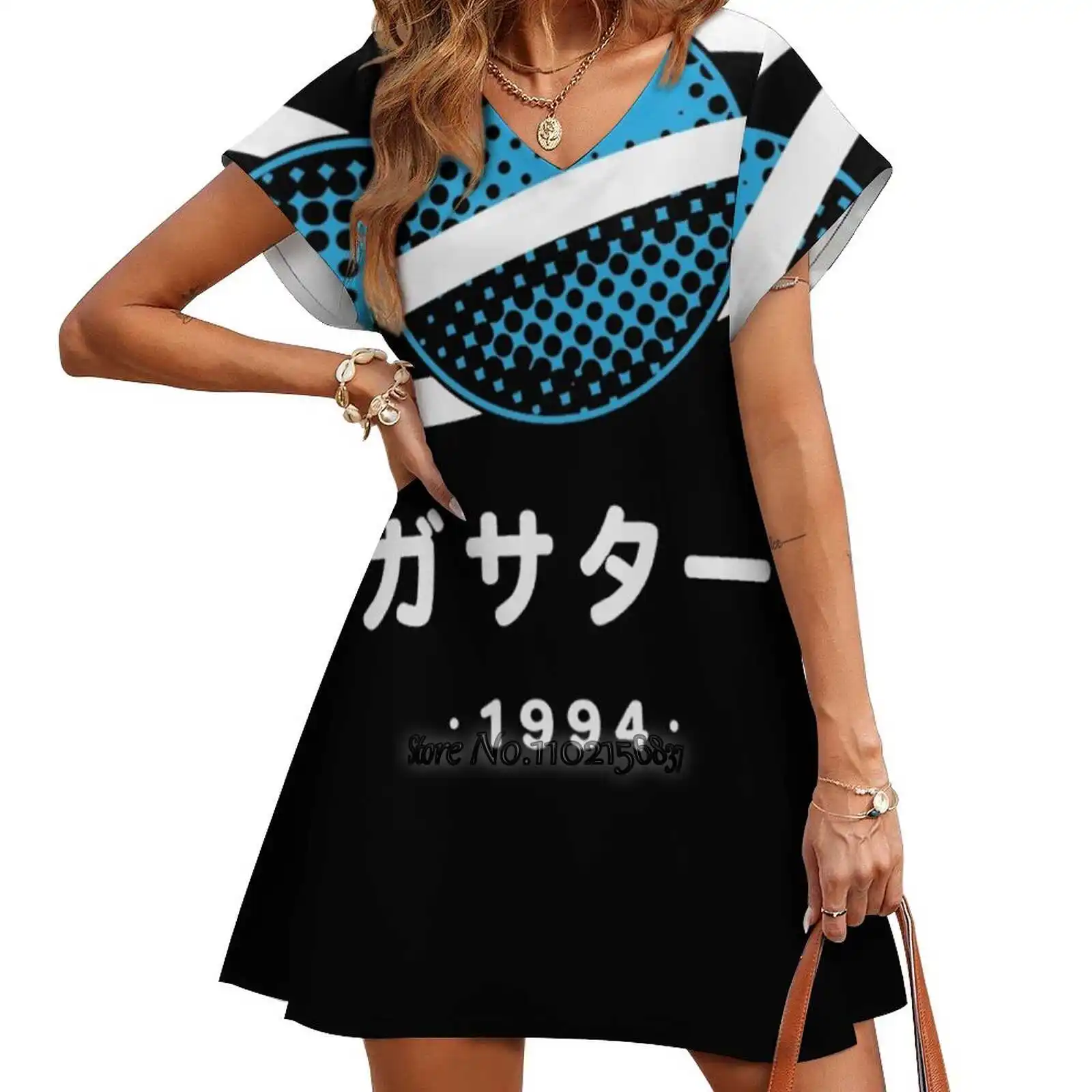 

Юбка с V-образным вырезом и коротким рукавом