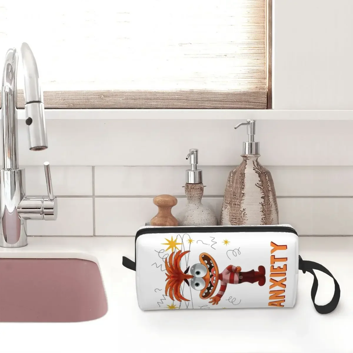 Внутри эмоций тревога косметичка на молнии с героями мультфильмов дорожная