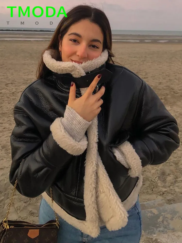 Куртка женская из искусственной кожи с длинным рукавом и карманами |