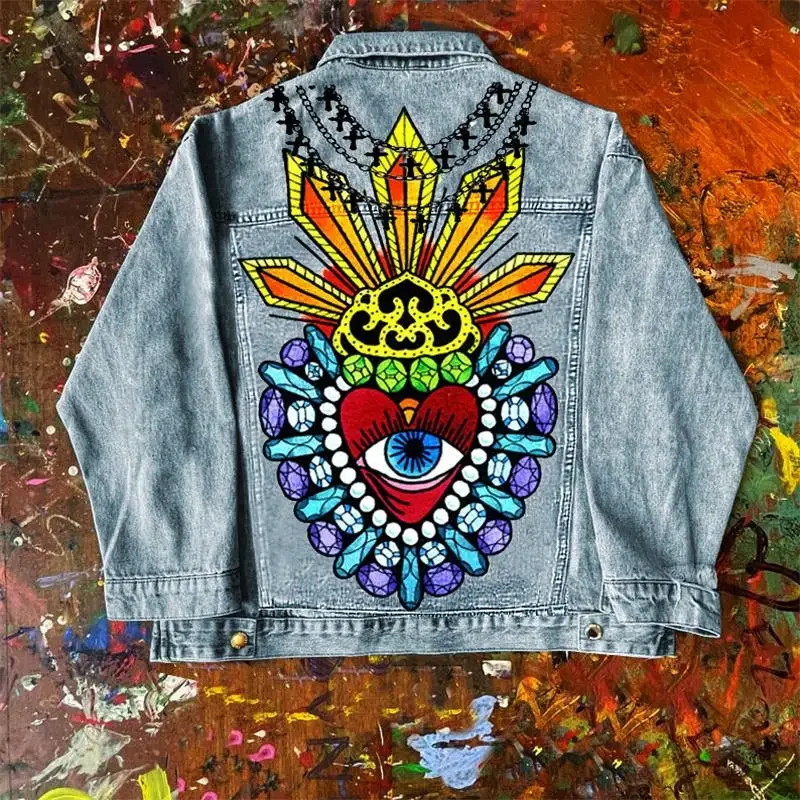 Рисунок 5 - Женская джинсовая куртка с длинным рукавом и принтом