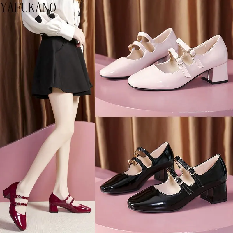 

2022 Spring Autumn Women Double Buckle Mary Janes Shoes Patent Leather Dress Shoes High Heels Pumps Retro Ladies Shoe Black Red