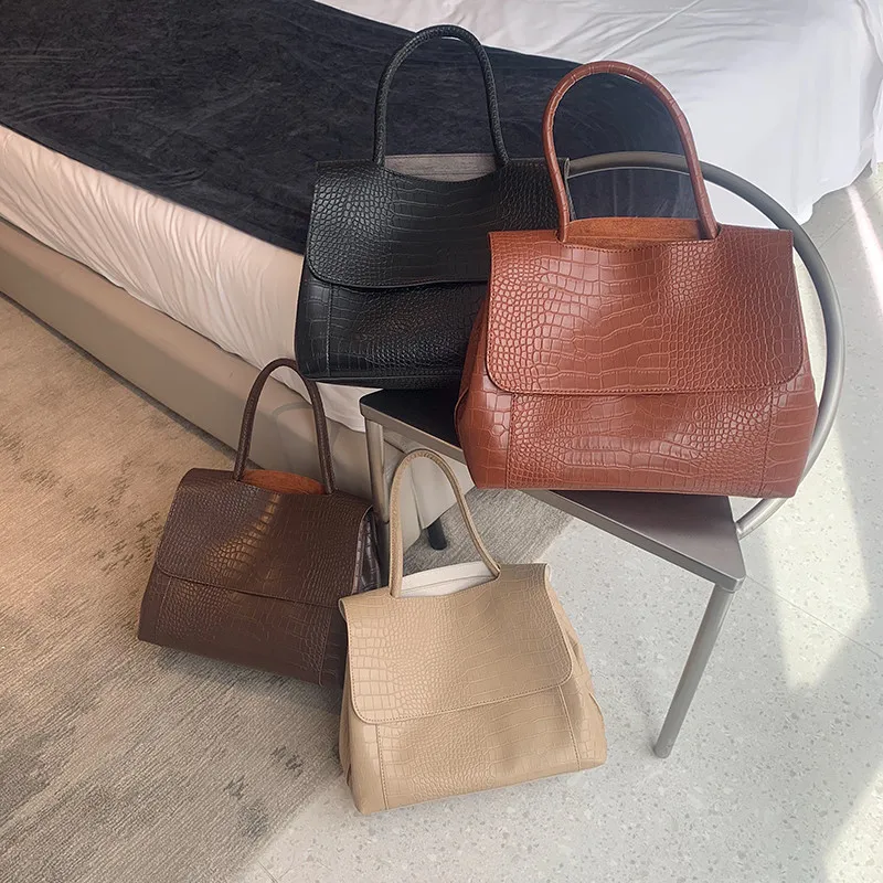 Дизайнерская женская сумка с крокодиловым узором, вместительные сумки на плечо для женщин, 2022, повседневные тоуты, сумка-мессенджер из иску...